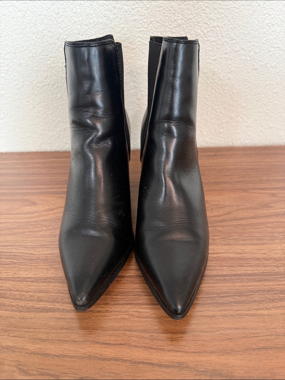 Truffle collection  Women's Black Pointed Toe Leather Ankle Booties